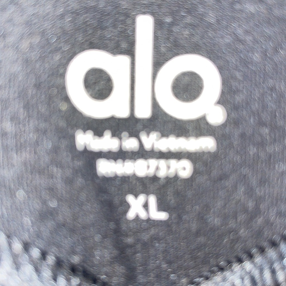 ALO Yoga High-Waist Black Leggings - Picture 6 of 7